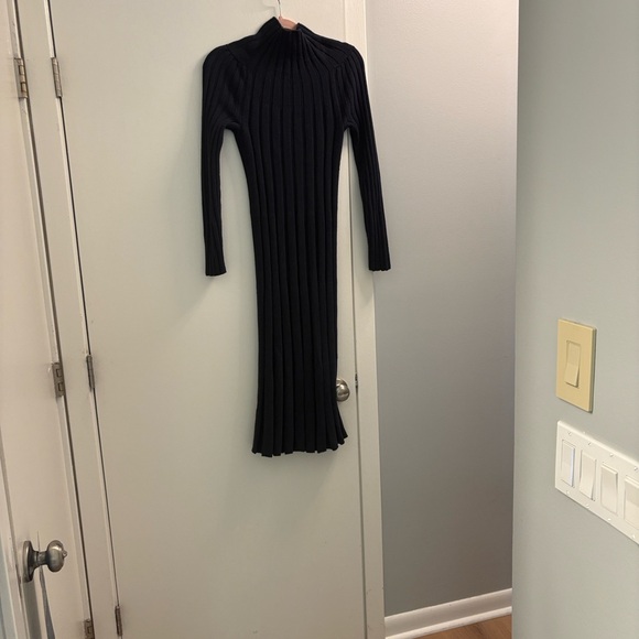 Banana Republic Dark Navy Ribbed Long-Sleeve Midi Dress - Picture 5 of 7
